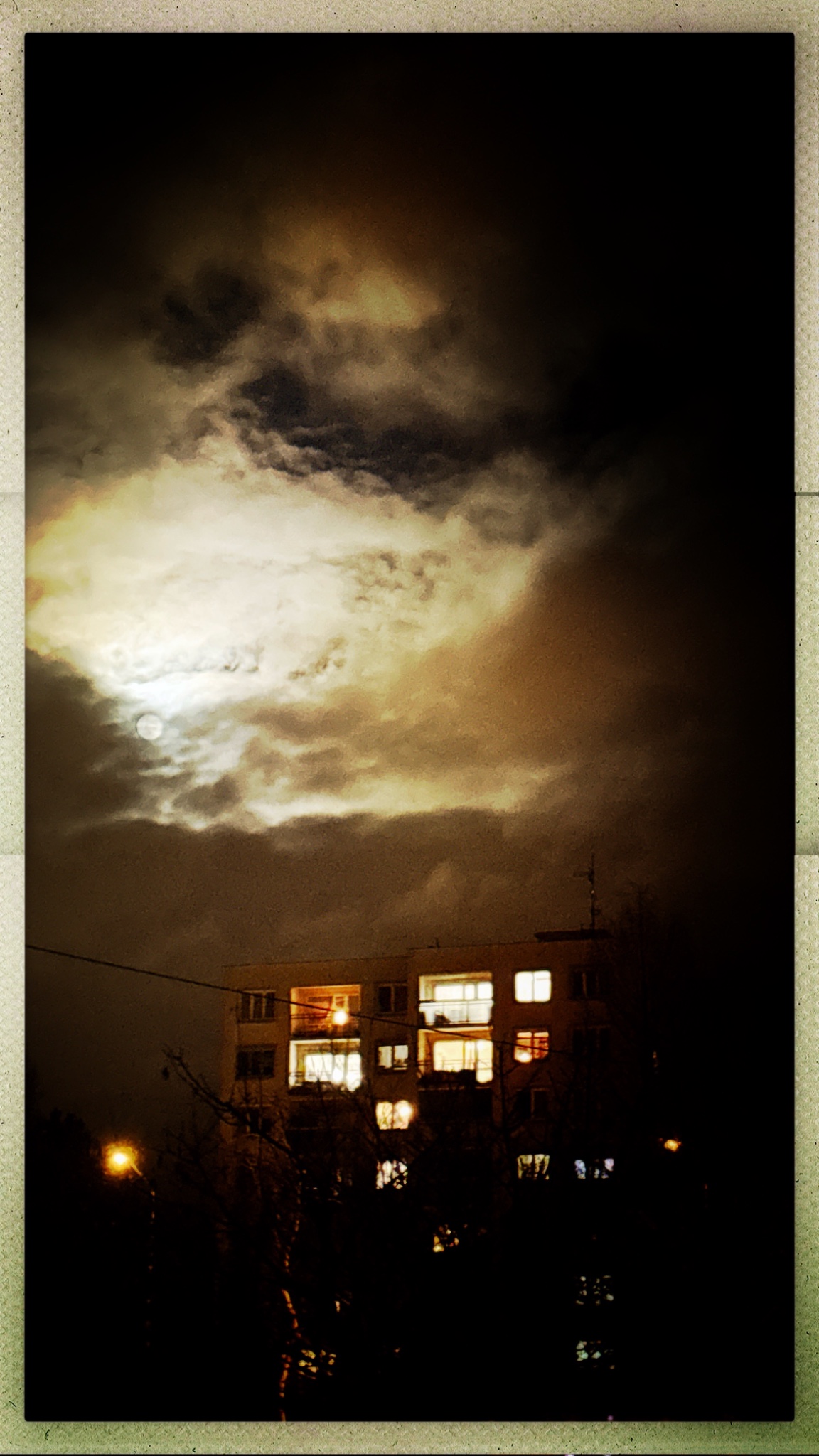 HipstamaticPhoto 756063329.630555