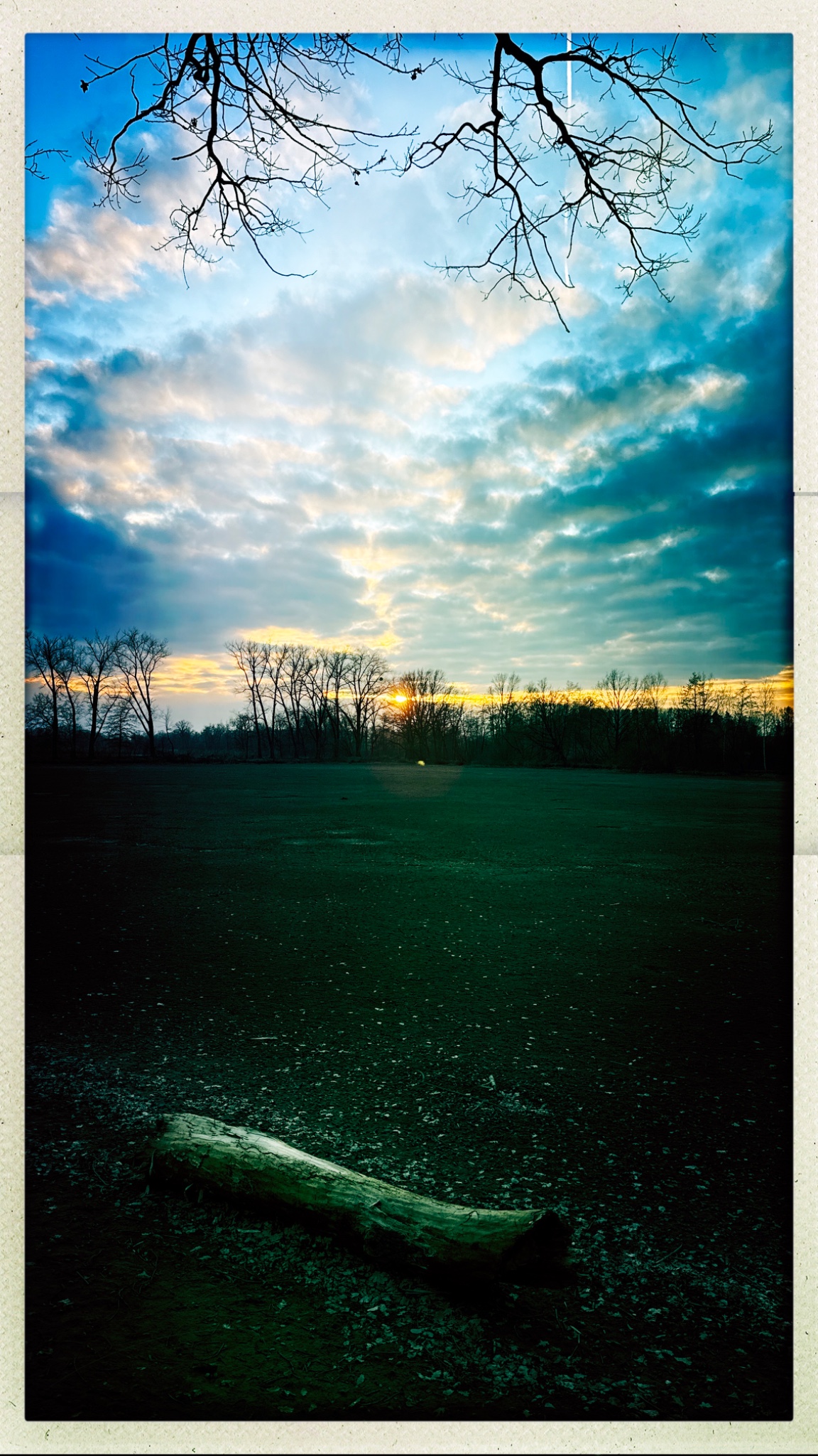 HipstamaticPhoto 760202264.835423