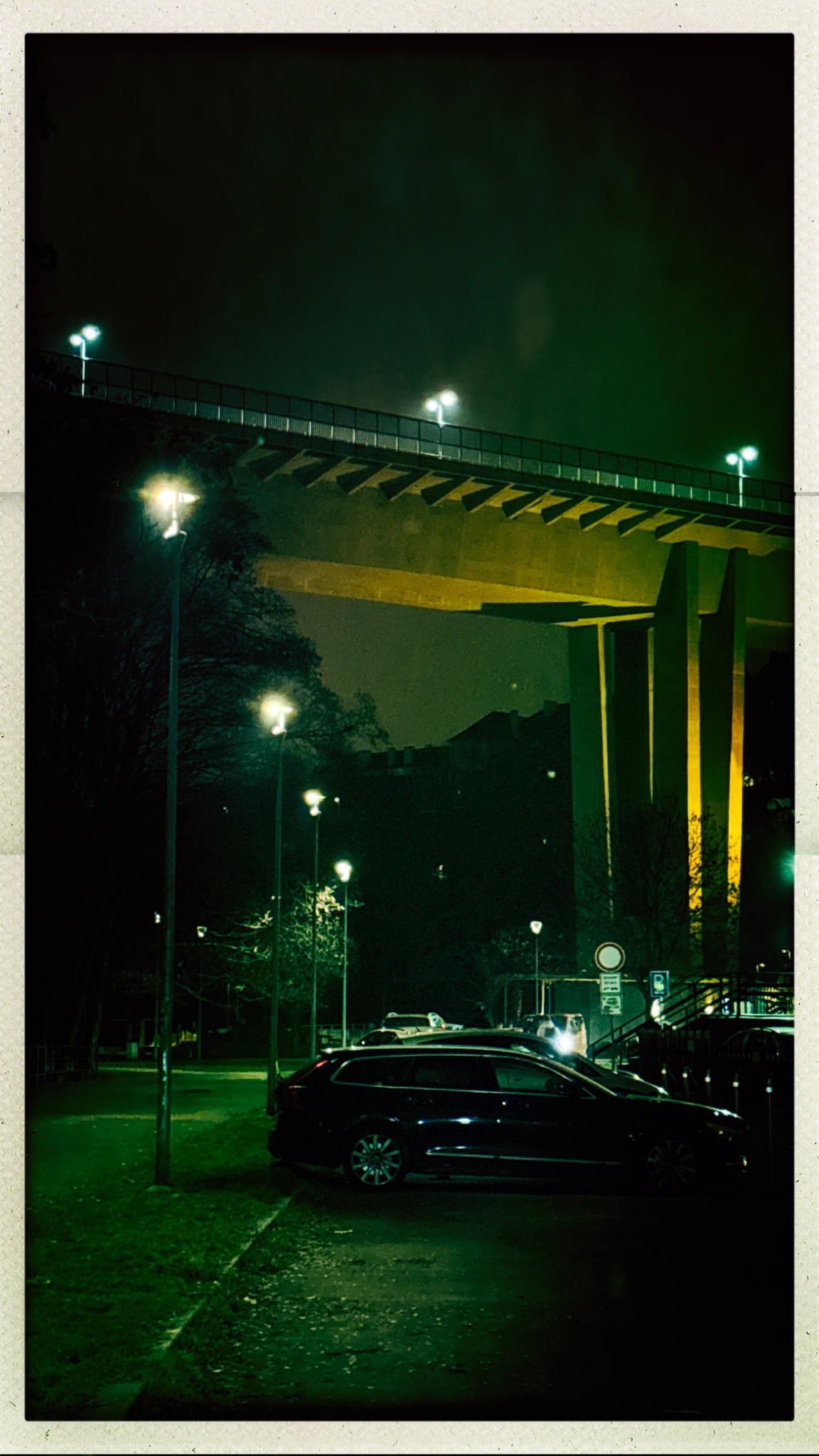 HipstamaticPhoto 760679557.699300