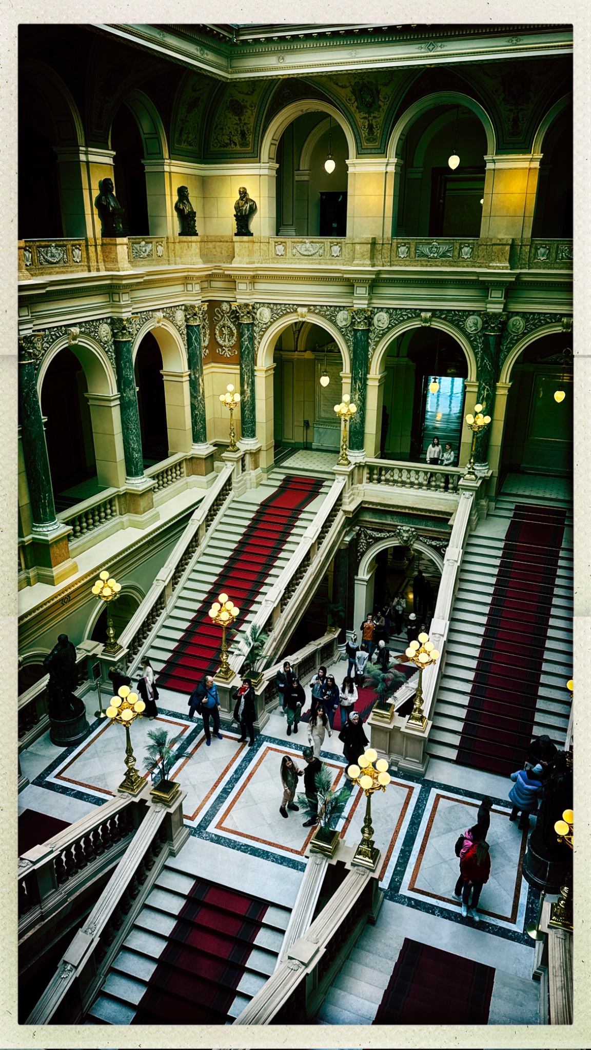 HipstamaticPhoto 760701189.701677